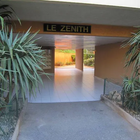 Happy Few Le Zenith